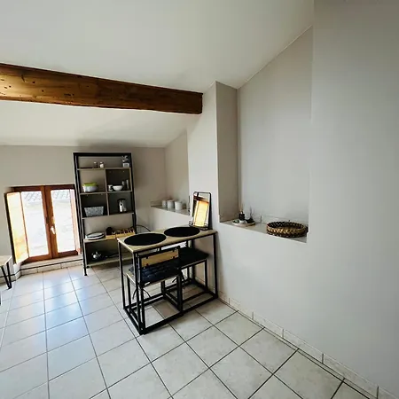 A Valence, Drome Apartman